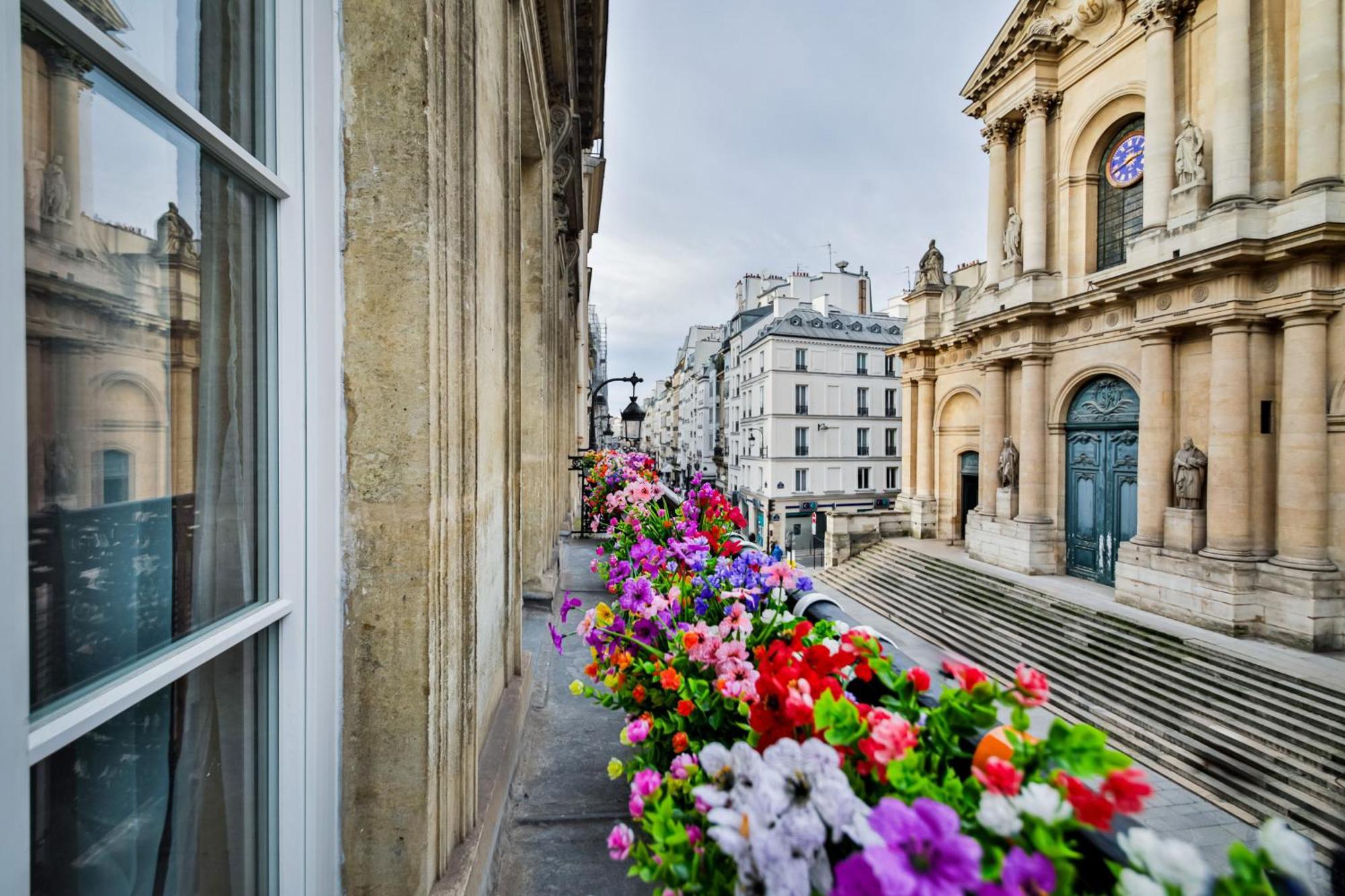 パリLouvre - Saint-Rochアパートメント エクステリア 写真